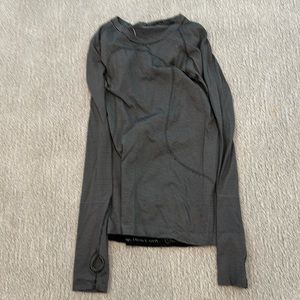 Lululemon top